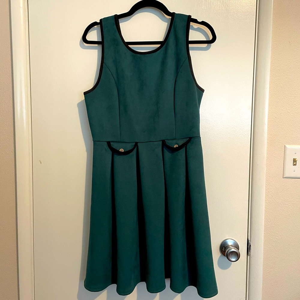 Sleeveless Green Faux Suede Pleated Dress